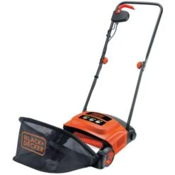 Cura Del Prato 13 Black & Decker BLACK+DECKER Arieggiatore Per Prato, Elettrico, Larghezza 30 Cm, Capacità Di Raccolta 30 Litri, 600 W, GD300-QS