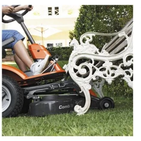 Trattorino Rider Husqvarna R 214C Motore A Scoppio 413cc 11.3Hp Piatto Da 94cm 3 Trattorino Rider Husqvarna R 214C Motore A Scoppio 413cc 11.3Hp Piatto Da 94cm - immagine 3