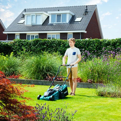 VONROC Tosaerba A Batteria 40V. Larghezza Taglio 38 Cm. Altezza Regolabile 35, 45, 55 E 65 Mm. Include 2 Batterie 4.0Ah E Caricatore Rapido 3 VONROC Tosaerba A Batteria 40V. Larghezza Taglio 38 Cm. Altezza Regolabile 35, 45, 55 E 65 Mm. Include 2 Batterie 4.0Ah E Caricatore Rapido - immagine 3