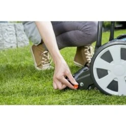 GARDENA Tosaerba Manuale Elicoidale, Larghezza Di Taglio: 33 Cm Classic 330 (4027-20) 7 GARDENA Tosaerba Manuale Elicoidale, Larghezza Di Taglio: 33 Cm Classic 330 (4027-20) -Cura Del Prato 59667590 3