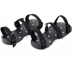 MINKUROW Sandali Aeratore Per Prato, Scarpe Aeratore Per Prato, Scarpe Scarifica Unghie Per Prato Con Cinturini In Metallo Regolabili, Scarpe Con Punte Per Prato Taglia Unica (Fascia Tripla)